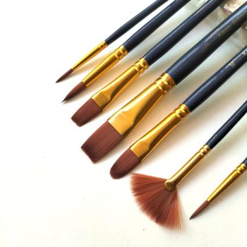keep smiling brush